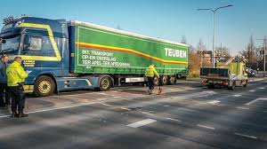 Zo komen we met elkaar in contact. Fietser Gewond Bij Aanrijding Kloosterveen Video Assenstad Nl