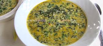 Asezonam cu sare si piper si il lasam cateva minute pe foc.dam compozitia deoparte. Ciorba De Spanac Cu Smantana Retete Pentru O Viata