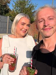 Emily Busby (@emilybusby) • Instagram photos and videos