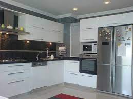 Örneğin parlak beyaza en çok uyum sağlayabilecek renkler arasında mat mor, mat kahve, mat kırmızı ya da mat maviyi saymak mümkün. Mukemmel Ev Dekorasyonlari Google Da Ara Mutfak Dolabi Mutfak Dekorasyonu Mutfak Fikirleri