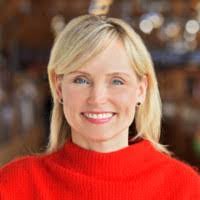 Elizabeth Macpherson's Instagram, Twitter & Facebook