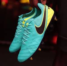 Pin By Adrian Gonzalez On Football Nike Soccer Shoes Soccer Shoes Football Shoes