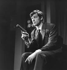 His family moved to the city's left bank . Jean Paul Belmondo 1961 Bild Kaufen Verkaufen