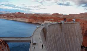 Recreation at risk as Lake Powell dips to historic low - The Colorado Sun