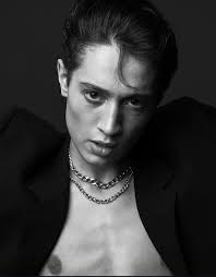 ﾟ☆ kyle ⚔️ (@weristkyle)