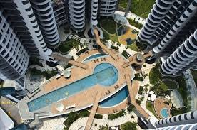 Biasanya berusia 20 tahunan (kalau tidak salah). Perbezaan Master Strata Dan Individual Title Kena Ambil Tahu Sebelum Nak Beli Rumah Majalah Labur