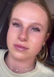 Hi, I'm Mallory I'm a lash tech at my salon suites