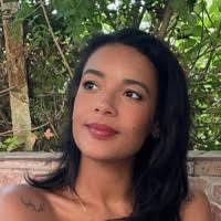 Samantha Bertrand's Instagram, Twitter & Facebook