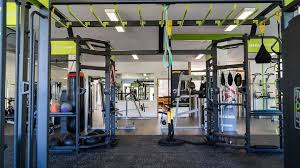Sportstudio buiten zit op de eerste verdieping van het zwembad de vrijbuiter. Sportstudio Potsdam Potsdam Drewitz Urban Sports Club