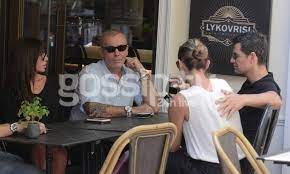 2001 εχω τοσα να σου πω/ονε. Roybas Rokkos O Kafes Me Ta Koritsia Toys Kai Ta Petaxta Filia Toy Stelioy Sthn Katia Photos Gossip Tv Gr