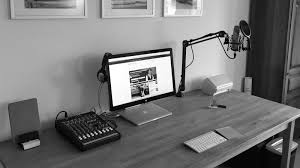 Workers in a home office are more likely to overwork than those in a traditional workspace.﻿﻿ have some way in place to track time in your office, whether it's a clock on the wall or the alarm on your. Im Home Office Arbeiten Herausforderung Und Chance