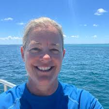 Can anyone recommend a good dog trainer please? 🙂