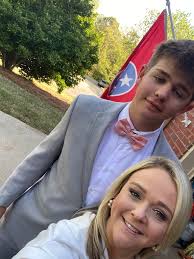 🐾 HTHS Junior Prom 🐾