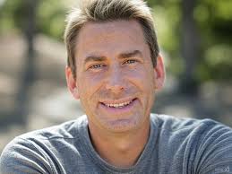 Wow look at this photo of Chad kroeger fam?