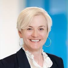 Lisa Gillman's Instagram, Twitter & Facebook