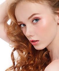 I'm also not pale at all, just a light tan. How To Match Your Eyebrows To Red Hair With Makeup Makeup Com By L Oreal Strawberry Blonde Hair Color Strawberry Blonde Hair Dye Dye Eyebrows