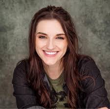 Lori Strawser's Instagram, Twitter & Facebook