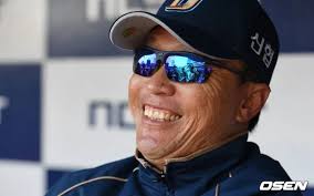 Lee Dong-wook (baseball)