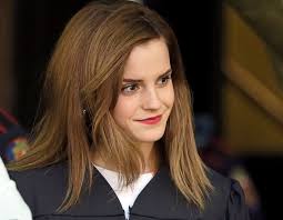 She has starred in films as well. Emma Watson In Aufsichtsrat Von Luxuskonzern Berufen Mode Kosmetik Derstandard De Lifestyle