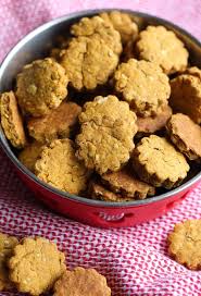 How to make dog biscuits for your cute puppy dogs! Homemade Pumpkin Peanut Butter Dog Treats Cookies Cups
