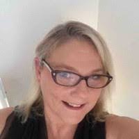 Paula Wray's Instagram, Twitter & Facebook