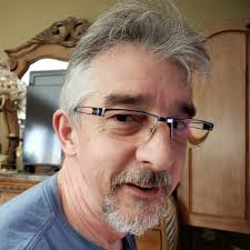 Robert Loureiro's Instagram, Twitter & Facebook