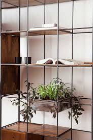 17 Ideas De Como Poner Estantes De Metal En Casa Estantes De Metal Estanterias Metalicas Estilo Industrial Decoracion