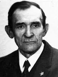 Słucha, pomaga i rozwiązuje problemy