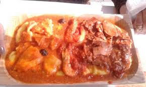 E questa pasta, di gusto, ne contiene parecchio grazie al baccalà che gli conferisce un profumo unico. Polenta Al Sugo Di Pomodoro Con Baccala Gamberi Freschi E Seppie Picture Of Gepagi Fiumicino Tripadvisor