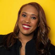 Mia Jackson's Instagram, Twitter & Facebook