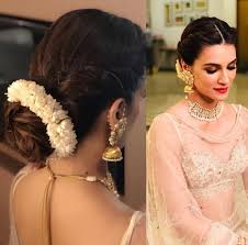 Indian wedding bridal hairstyles are usually varied from a simple hair to beautiful braids, coupled with a range of attractive accessories. Bridal Hairstyles For Indian Wedding Best Indian Bridal Hairstyles Vogue India Vogue India