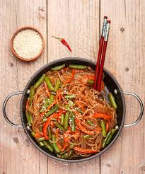 O reteta rapida si gustoasa, prgatita de chef mehrzad. Noodles Chinezesti Cu Legume Blog Cora