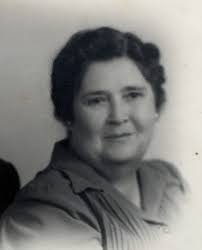 Can someone restore this photo to the original photo .. this one was  cropped Thanks so much