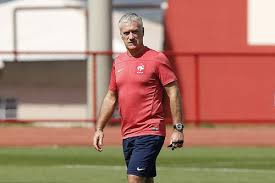 He won the world cup with france in 1998. Juventus Turin Allegri Erbe Didier Deschamps Liebaugelt Mit Ruckkehr Zu Juventus