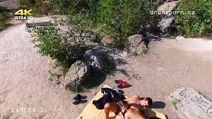 Çıplak plaj seks, röntgenci bir drone tarafından çekilen video