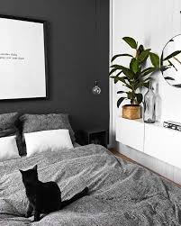 Black And White Bedroom Ideas Black Wall Ein Interior Trend Fur Mutige Westwingnow Black And White Minimalist Bedroom With P In 2020 Minimalist Bedroom White Bedroom Decor Home Decor Bedroom