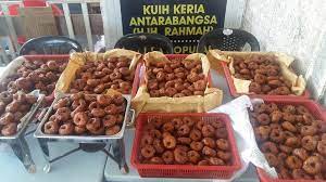 Kedai kami terletak disebelah kanan jalan raya. Kuih Keria Antarabangsa Hjh Rahmah Publications Facebook