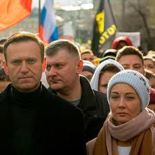 W politycznej walce z prezydentem kraju mocno wspiera go rodzina, w tym ukochana żona. Julia Nawalna Wspiera Meza Opozycjoniste Jak Lwica