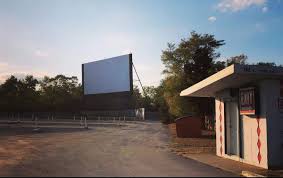 Auburn garrett drive in 1014 state road 8 garrett in 46738. Sit Under The Stars At These 20 Drive In Theatres In Indiana