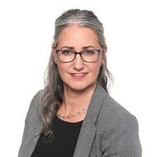 Julia Lockett's Instagram, Twitter & Facebook