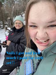 What Should You Expect to Pay for Nail Services?