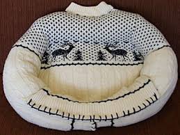 Give A Recycled Sweater Pet Bed And Donate To Animal Shelters Upcycled Pet Bed Upcycle Sweater Diy Pet Bed