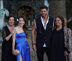 We did not find results for: Can Yaman International On Twitter La Familia Canyaman Ozgegurel Bayyanlis Ezgur Ozguratasoy