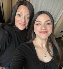 Eva Bella's Instagram, Twitter & Facebook