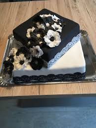 Hochzeitstorte Schwarz Weiss Hochzeitstorte Hochzeit Jugendweihe