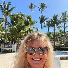 Simone Biles response… She's such a class act; The 5th place swimmer could  never.