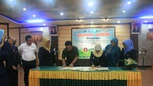 Lulusan sekolah tr90, dki jakarta. Stkip Pgri Sumatera Barat Gandeng Dinas Pendidikan Provinsi Sumatera Barat Untuk Peningkatan Mutu Lulusan Dan Kerjasama Tri Dharma Perguruan Tinggi