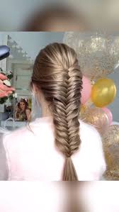 Easy And Quick Hair Tutorials Frisuren Easy Hairstyles Hair Styles Hair Tutorial