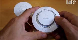 Carbon monoxide detector buying guide there are some things in this world that we are not aware of for we cannot see them nor smell them. Xiaomi Mijia Honeywell Fire Alarm Detector Review Xiaomitoday