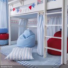 Kuschel Und Spielecke Unter Dem Hochbett Roomido Com Zimmer Kinder Zimmer Jungs Zimmer Ideen